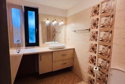 Casa intr-o zona rezidentiala, 130 mp utili, curte matura -Matei Millo - 11