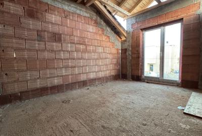 Duplex cu 4 camere cu Canalizare în Moșnița Nouă - 8