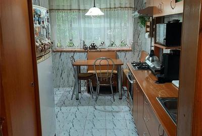 Apartament cu 4 camere semidecomandat în Titan - 10