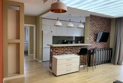 Apartament cu 3 camere semidecomandat în Central - 2