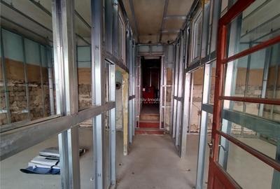 Spațiu comercial, de 72 mp, în Central - 15