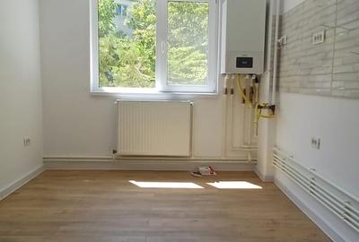 Apartament cu 3 camere decomandat în Dacia