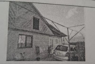 Vand sau schimb casa in Tg. Trotu? cu apartament in One?ti. Casa cu 3 camere, baie, bucatarie utilat - 1