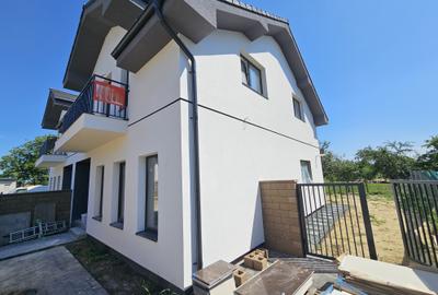 Duplex cu 4 camere cu Canalizare în Moșnița Veche - 2