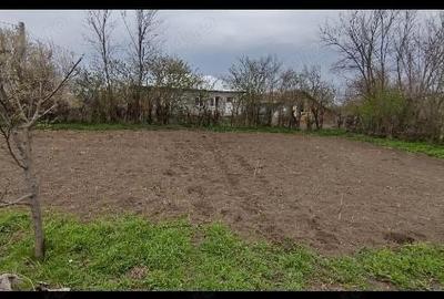 Casă cu 2 camere cu Teren 2000 Mp în Axintele - 7