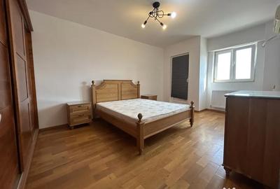 Apartament cu 3 camere semidecomandat în Văcăresti - 3