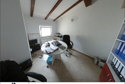 Casă cu 5 camere cu Teren 240 Mp în Ultracentral - 2