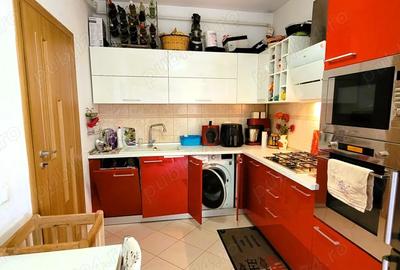 Casă cu 4 camere cu Teren 300 Mp în Domnești