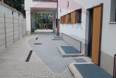Casă cu 12 camere cu Teren 540 Mp în Mărăști - 4