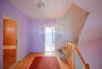 Duplex cu 5 camere si 506 mp teren de vanzare, str. Nufarului - 15