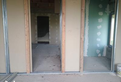 Casă cu 9 camere cu Teren 1128 Mp în Pârscov - 10