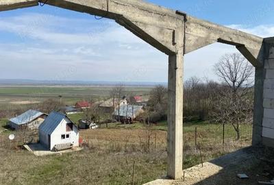 Teren cu casa la stadiul de acoperis si cabanuta - 5