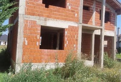 Casă cu 4 camere în Sânmartin - 1