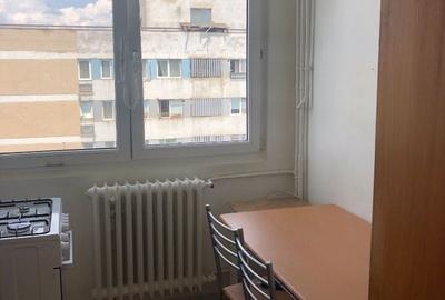 Apartament cu 3 camere semidecomandat în Berceni - 10