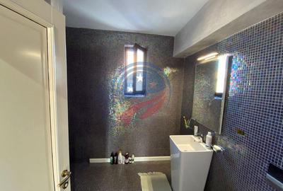 Casă cu 5 camere cu Teren 380 Mp în Central