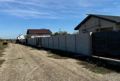 Casă cu 2 camere cu Teren 413 Mp în Frumușani - 1