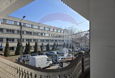 Apartament cu 4 camere de vanzare in zona Central - 8