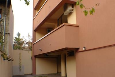 Casă cu 13 camere cu Canalizare în Dorobanți - 16