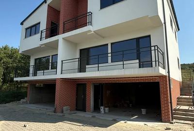 Casă cu 4 camere în Central