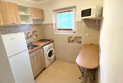 Garsonieră decomandată în Central - 2