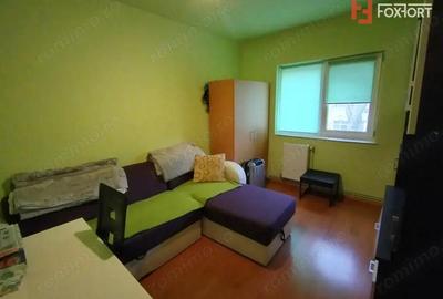 Apartament cu 3 camere decomandat, mobilat în Soarelui