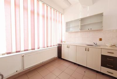 Spațiu comercial, de 55 mp, în Central - 10