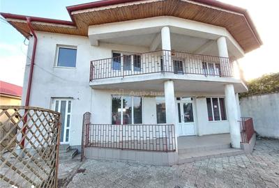 Casă cu 8 camere cu Teren 1400 Mp în Mărăcineni