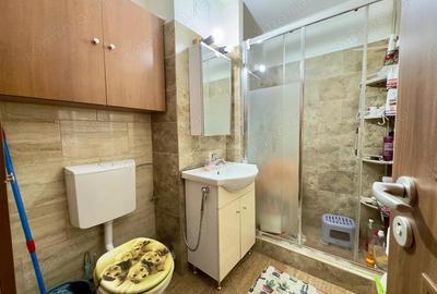 La etajul 1, decomandat si dotat cu centrala termica proprie. Zona Soarelui ! - 13