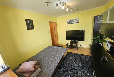 Apartament cu 2 camere decomandat, mobilat în Micro I - 4