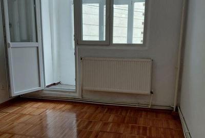 Apartament cu 2 camere decomandat în Port - 4