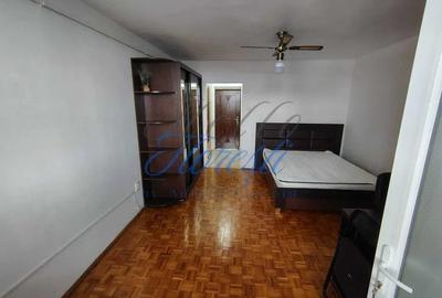 Garsoniera 30 mp, balcon inchis, Zona Intre Lacuri
