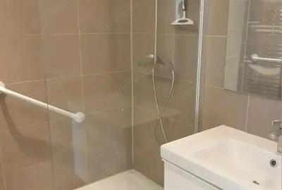 Garsonieră decomandată în Lipovei