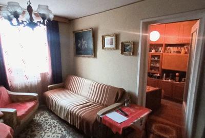 Apartament cu 3 camere semidecomandat în Dacia