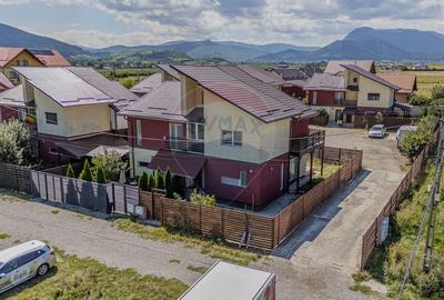 Casa / Vila cu 4 camere de vanzare - 1