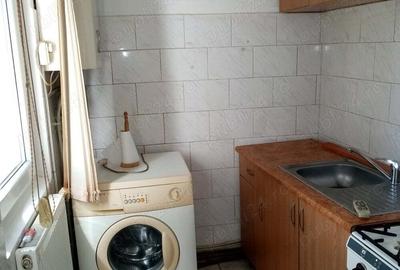 Ap. 2cam. ( Studen?esc!) Ofer chirie. Zona vivo. Pre? 200 euro - 5