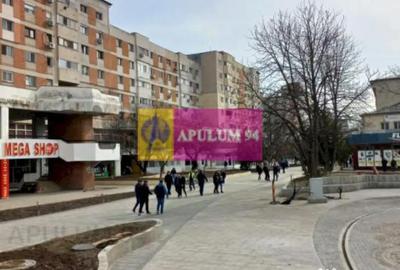 Spațiu comercial, de 163 mp, în Central - 8