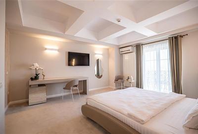 Spațiu comercial, de 2,800 mp, în Central - 4