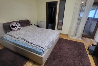 Apartament 5 camere,suprafata mare, curte, bloc 2006 - 4 nivele, Decebal, metrou - 9