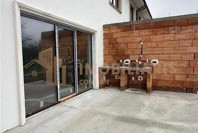 Casă cu Teren 100 Mp în Central