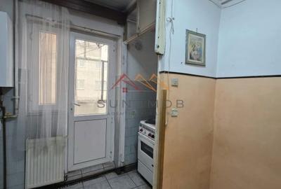 Apartament 2 camere, ultracentral, etaj 1/4, centrala termica, Campina