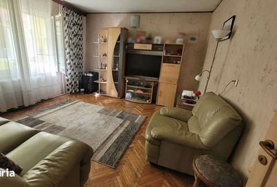 Casă cu 4 camere cu Teren 200 Mp în Central - 2