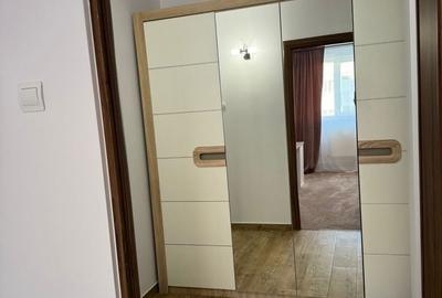 Apartament cu 3 camere în Podu Roș - 1