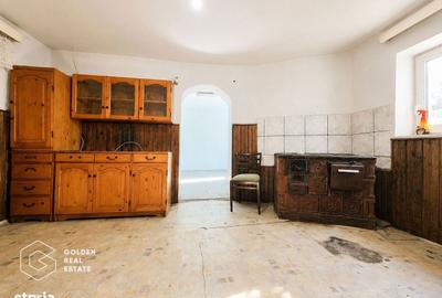 Casă cu 4 camere decomandat în Central - 5