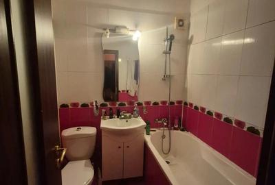 Inchiriez apartament cu o camera in Circumvala?iunii - 4