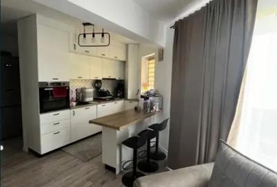Apartament cu 3 camere decomandat în Tractorul - 7