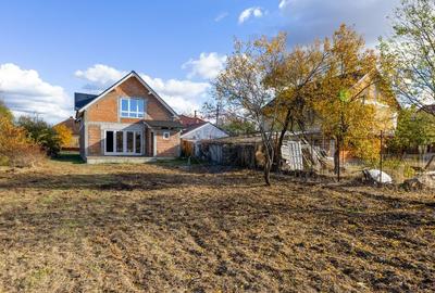 Casă la roșu cu teren generos, 500 mp, situată pe strada Ostașului - 9