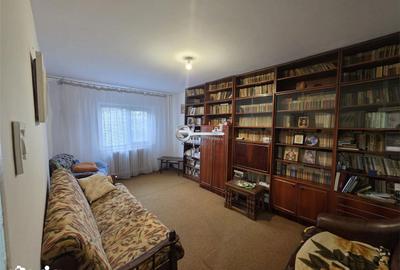 Apartament cu 3 camere decomandat în Podu Roș - 1
