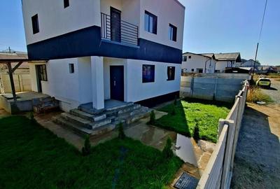 Casă individuală cu 4 camere cu Canalizare în Central - 3