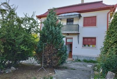 Vând  casă mare cu etaj  8 camere curte cu filigorie  Tinăud -Alesd - 1