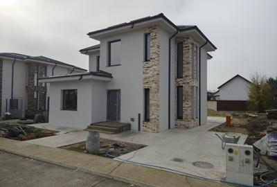 FARA COMISIOANE  in COMPLEXUL Rudem Gulia casa P+1 pod 2 placi 3 bai LA CHEIE - 6